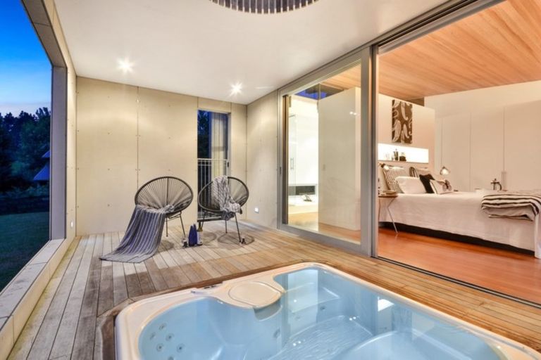 Photo of property in 47 Hardens Lane, Paremoremo, Auckland, 0632