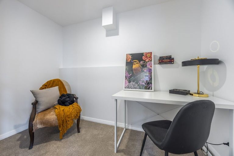 Photo of property in 2a Hoskins Avenue, Hillsborough, Auckland, 1042