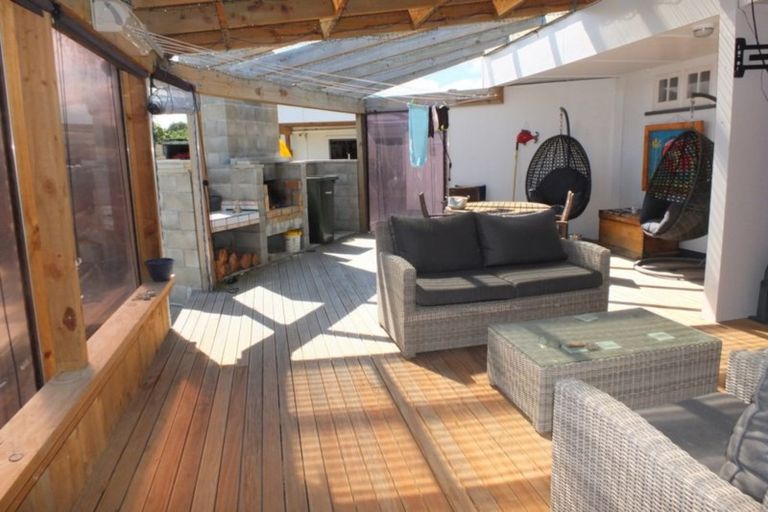 Photo of property in 51 Nash Parade, Foxton Beach, Foxton, 4815