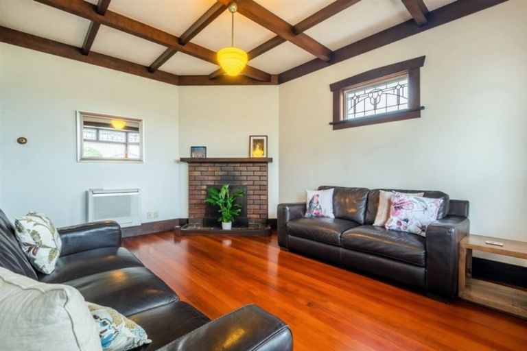 Photo of property in 2/10 Birkley Road, Bayswater, Auckland, 0622