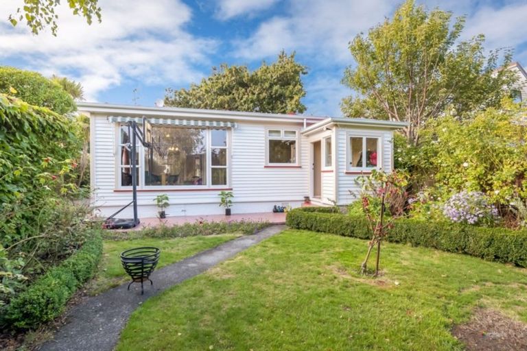 Photo of property in 27 Trafalgar Street, Waiwhetu, Lower Hutt, 5010