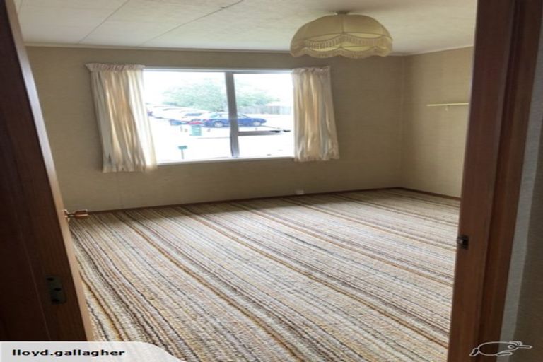 Photo of property in 2/1 Matua Place, Clendon Park, Auckland, 2103