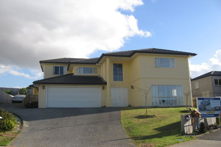 Photo of property in 15 Ballyward Close, East Tamaki, Auckland, 2013