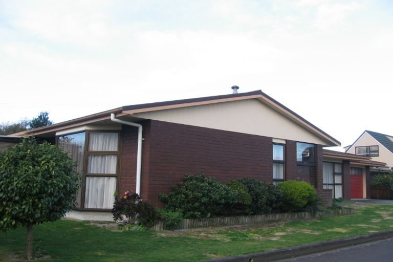 Photo of property in 11 Camellia Court, Palmerston North, 4414