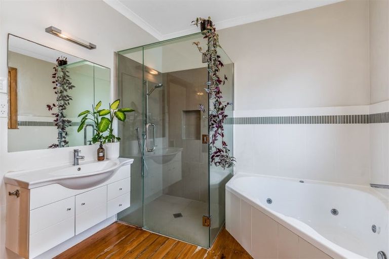 Photo of property in 37 Tuatoru Street, Eastbourne, Lower Hutt, 5013