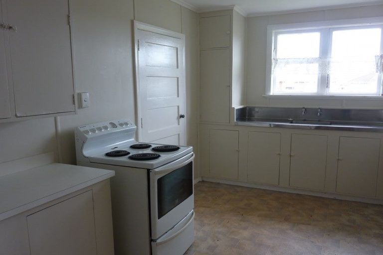 Photo of property in 296 South Road, Hawera, 4610