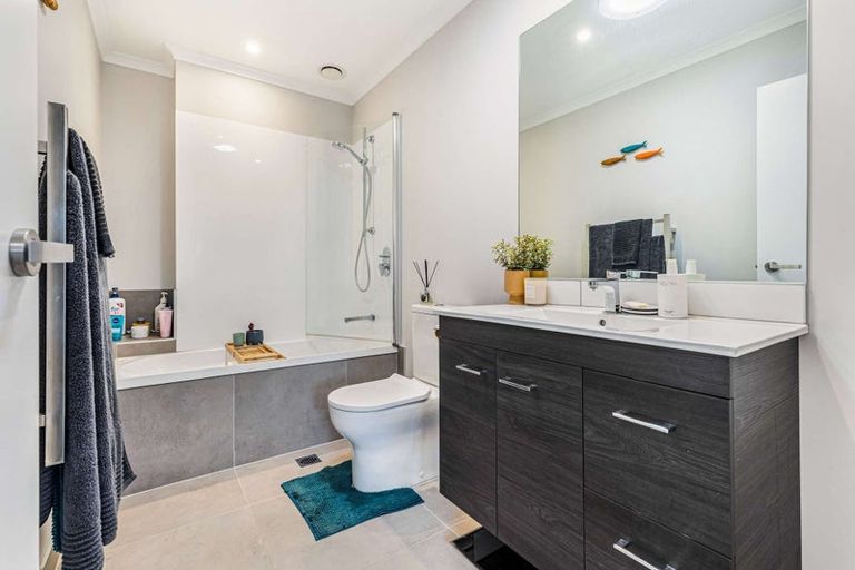 Photo of property in 11 Wai Place, Westgate, Auckland, 0614