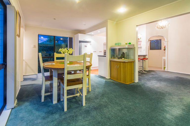 Photo of property in 189 West Harbour Drive, West Harbour, Auckland, 0618
