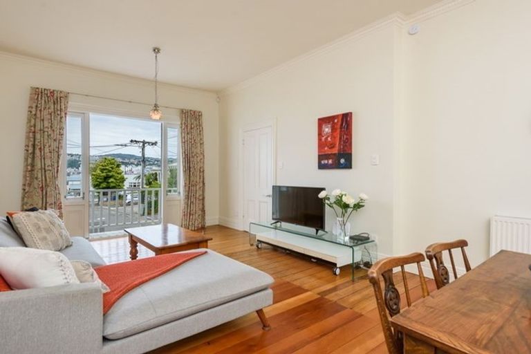 Photo of property in 12 Rixon Grove, Mount Victoria, Wellington, 6011