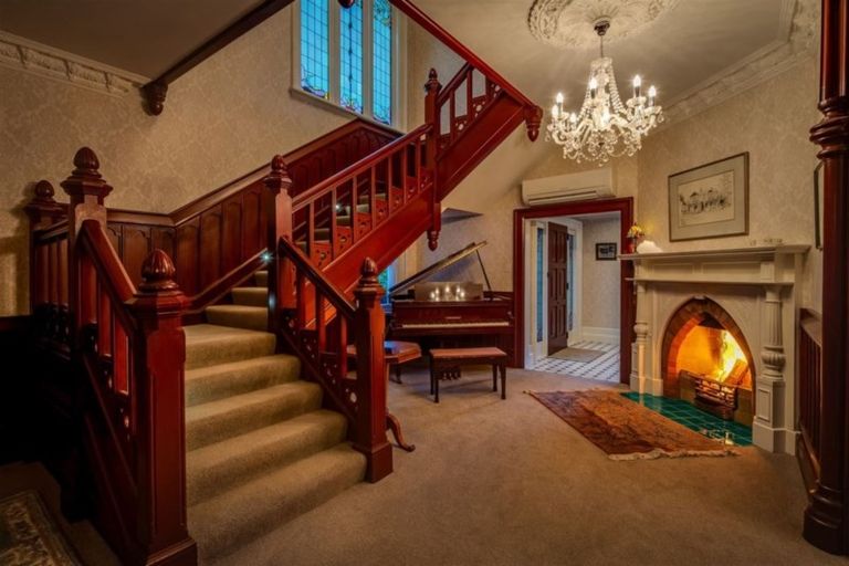 Photo of property in Chilcombe Homestead, 4 Medbury Terrace, Fendalton, Christchurch, 8041