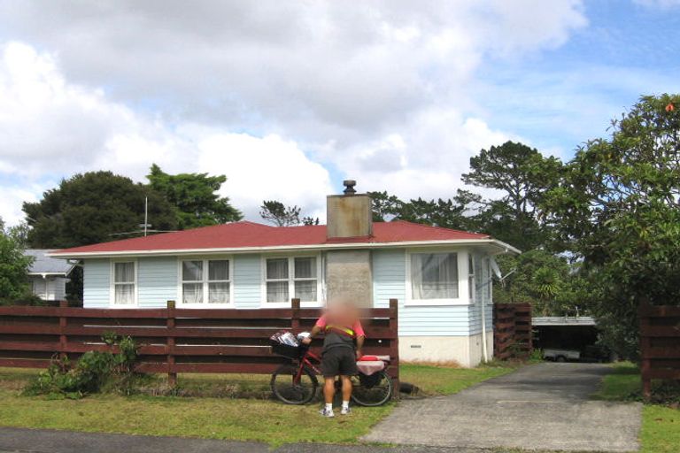 Photo of property in 48 Paragon Avenue, Beach Haven, Auckland, 0626