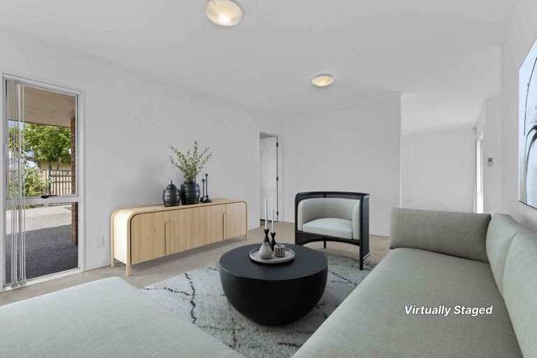 Photo of property in 70 Tington Avenue, Wattle Downs, Auckland, 2103