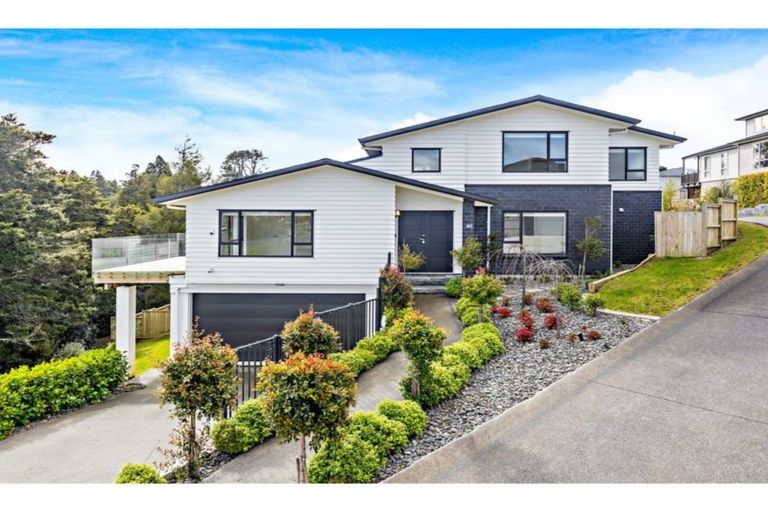 Photo of property in 40 Dawood Place, The Gardens, Auckland, 2105