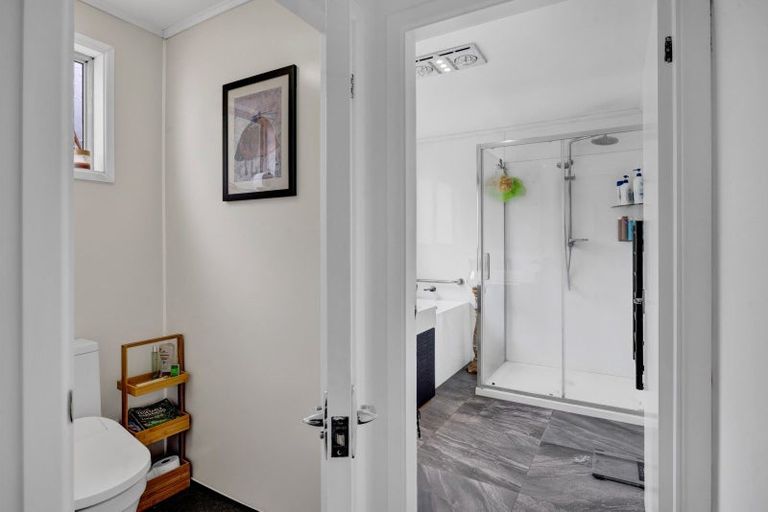 Photo of property in 20 Dudley Road Lower, Inglewood, 4386