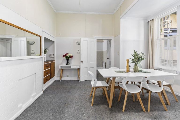 Photo of property in 18 Portland Crescent, Thorndon, Wellington, 6011