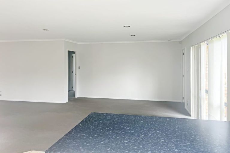 Photo of property in 16 Puketi Lane, Waiuku, 2123