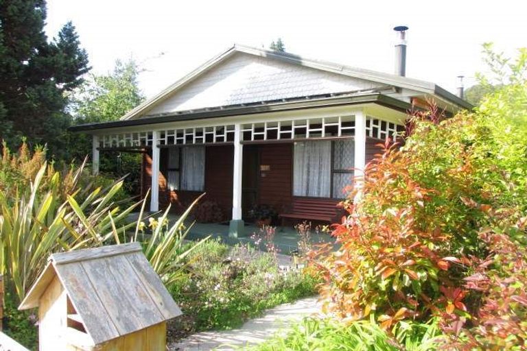 Photo of property in 35 Davis Street, Reefton, 7830