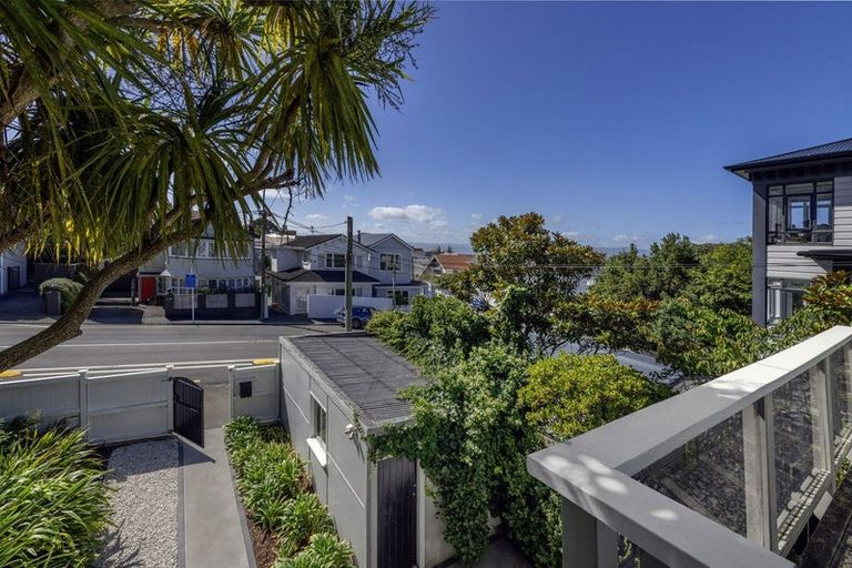 Photo of property in 15 Park Street, Thorndon, Wellington, 6011