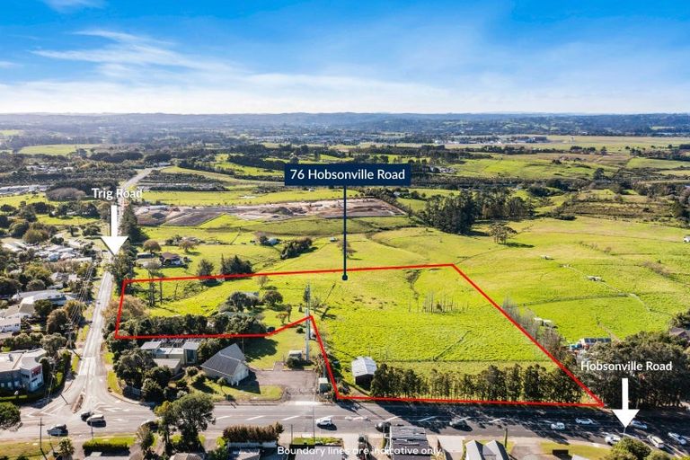 Photo of property in 76 Hobsonville Road, West Harbour, Auckland, 0618