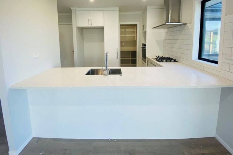 Photo of property in 6 Faber Place, Rototuna North, Hamilton, 3210