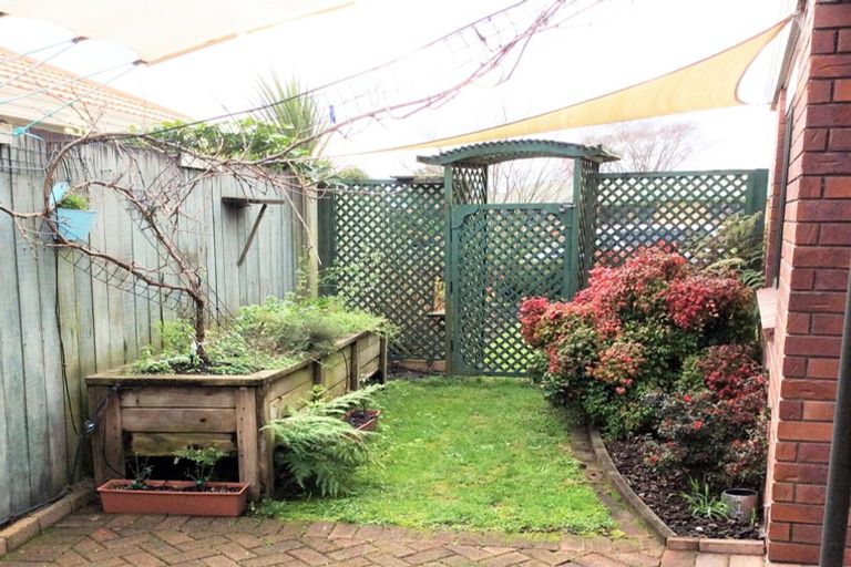 Photo of property in 33 Admiral Crescent, Flagstaff, Hamilton, 3210