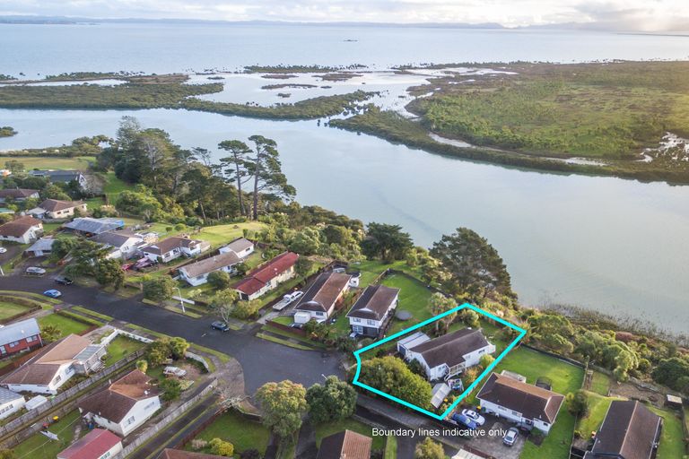 Photo of property in 20 Rukumoana Place, Clendon Park, Auckland, 2103