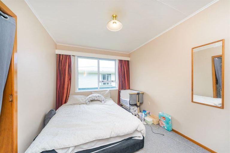 Photo of property in 5 Tararua Terrace, Cloverlea, Palmerston North, 4412