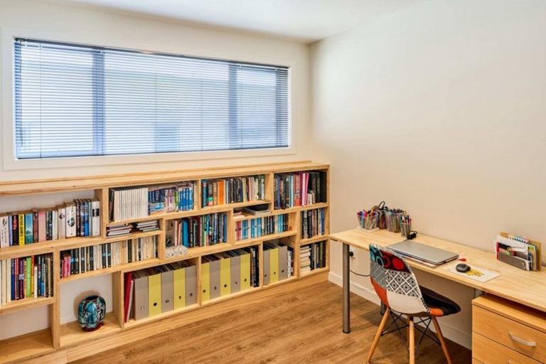 Photo of property in 3 Pacific View, Whitby, Porirua, 5024