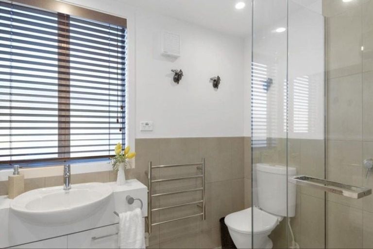 Photo of property in 1/34 Aikmans Road, Merivale, Christchurch, 8014