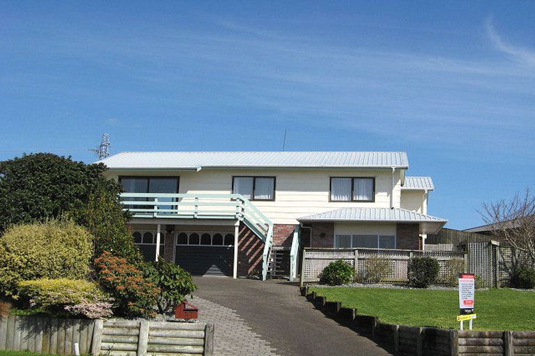Photo of property in 8 Ash Place, Whalers Gate, New Plymouth, 4310