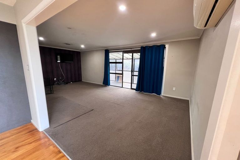 Photo of property in 5 Skerten Avenue, Hornby, Christchurch, 8042
