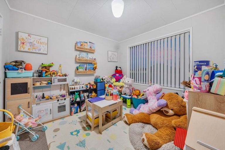 Photo of property in 1/8 Iota Place, Clover Park, Auckland, 2023