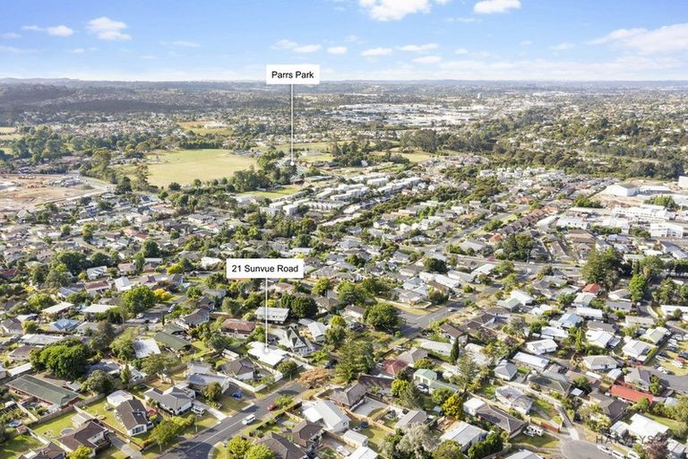 Photo of property in 21 Sunvue Road, Glen Eden, Auckland, 0602