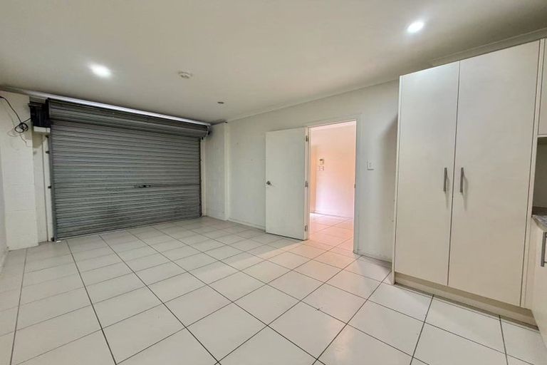 Photo of property in 121 Redoubt Road, Goodwood Heights, Auckland, 2105