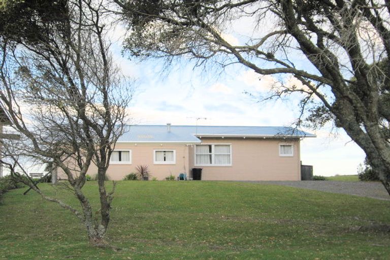 Photo of property in 104 Tangaroa Road, Whangamata, 3620