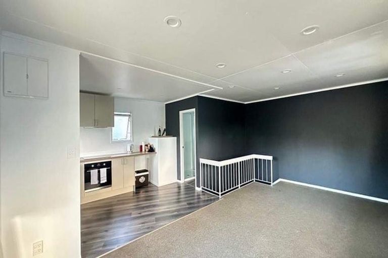 Photo of property in 1/19 Cresta Avenue, Beach Haven, Auckland, 0626