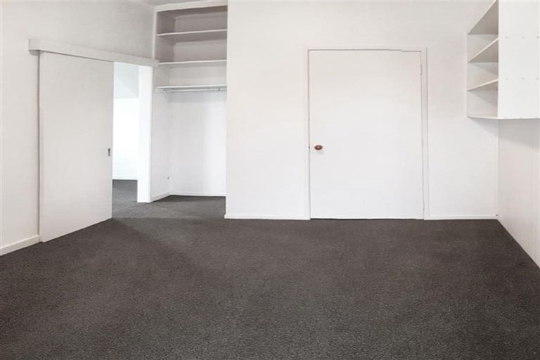 Photo of property in 242 Centreway Road, Orewa, 0931