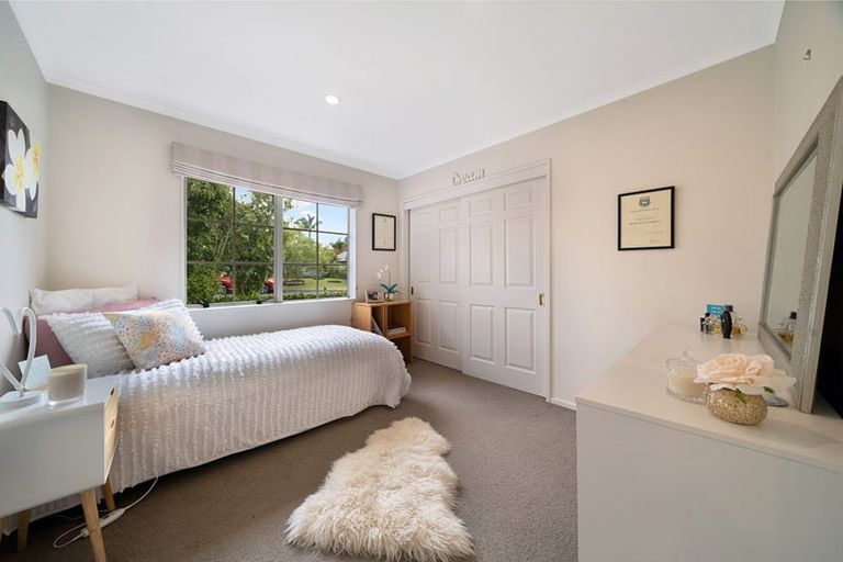 Photo of property in 6 Graven Court, Henderson, Auckland, 0612