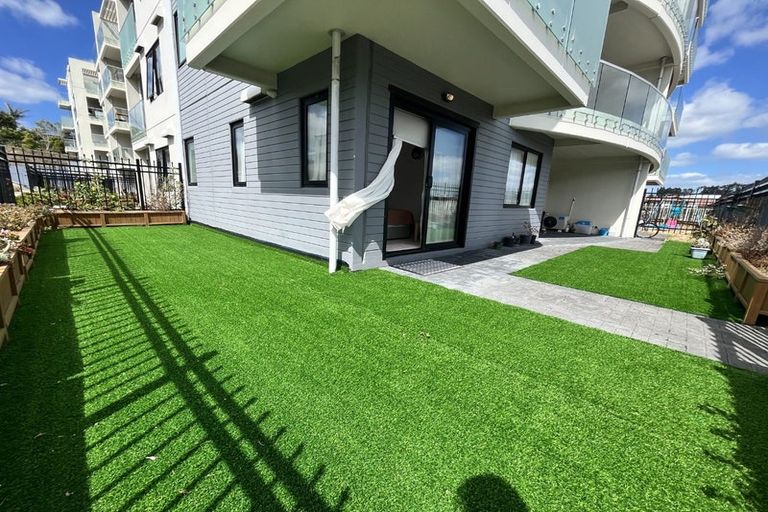 Photo of property in Apollo Apartments, 2/46g Rosedale Road, Rosedale, Auckland, 0632