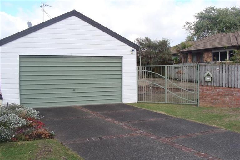 Photo of property in 76 Simpson Road, Papamoa Beach, Papamoa, 3118