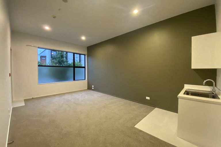 Photo of property in 80 Hobsonville Point Road, Hobsonville, Auckland, 0616