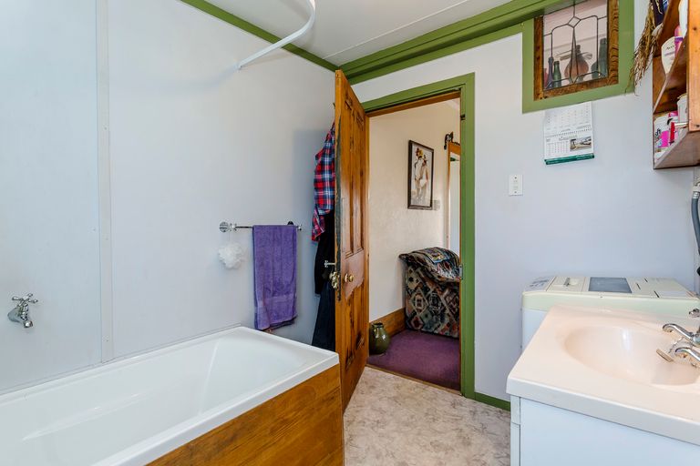 Photo of property in 17 Carnock Road, Harwood, Dunedin, 9077