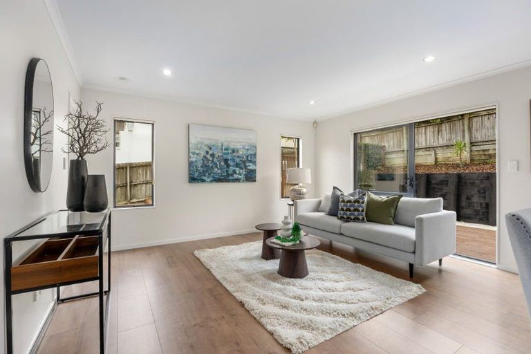 Photo of property in 8 Mulu Place, Fairview Heights, Auckland, 0632