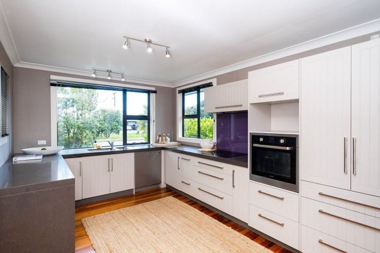 Photo of property in 280 Clifton Road, Te Awanga, 4102