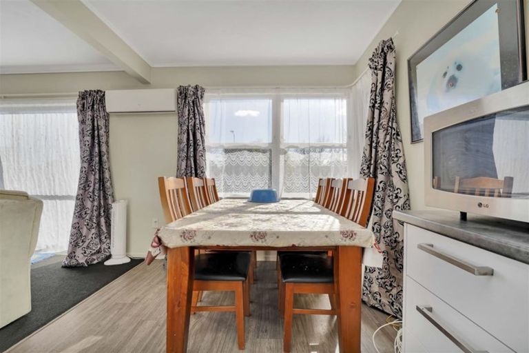 Photo of property in 2 Lovelock Place, Chartwell, Hamilton, 3210