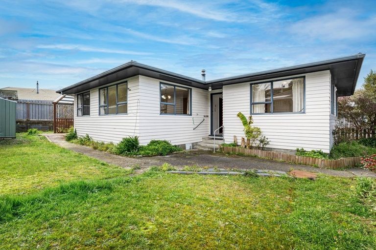 Photo of property in 4 Newburn Grove, Wainuiomata, Lower Hutt, 5014