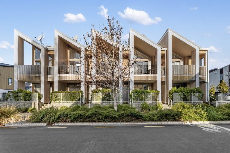 Photo of property in 11/2 Warrant Officer Lane, Hobsonville, Auckland, 0616