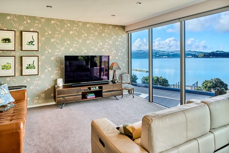 Photo of property in Patent 326 Apartments, 404s/326 Evans Bay Parade, Hataitai, Wellington, 6021