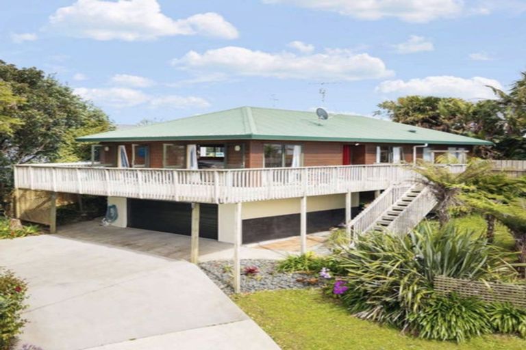 Photo of property in 8a Matai Road, Stanmore Bay, Whangaparaoa, 0932