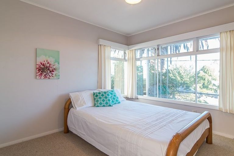 Photo of property in 32 Kiwi Road, Raumati Beach, Paraparaumu, 5032